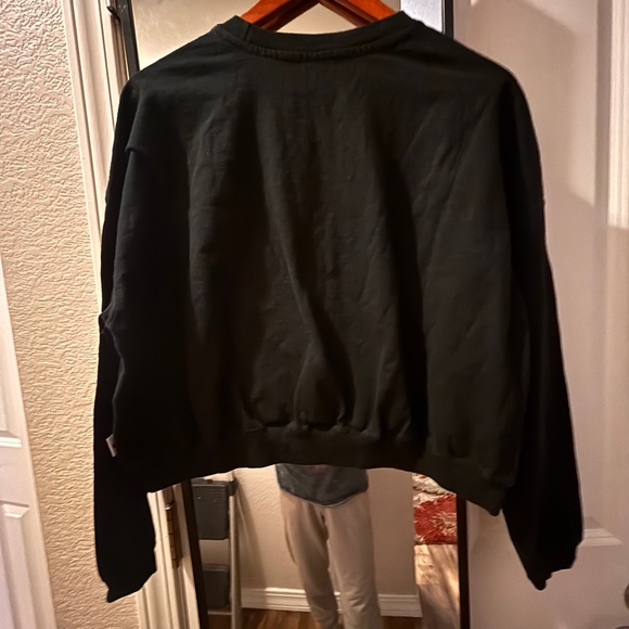 Champion Women’s Classic Black Crewneck Sweater - Picture 4 of 4